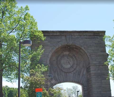 Jobs in Arch enterance of parking lot, Niagara Falls State Park (Goat Island) - reviews